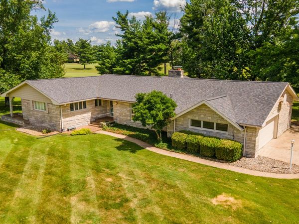 919 W Grand Ave. Street , Carterville, IL 62918