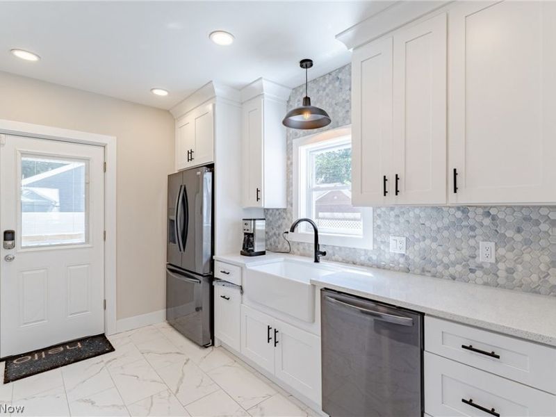 3297 W 127th Street, Cleveland, OH 44111 Photo 6