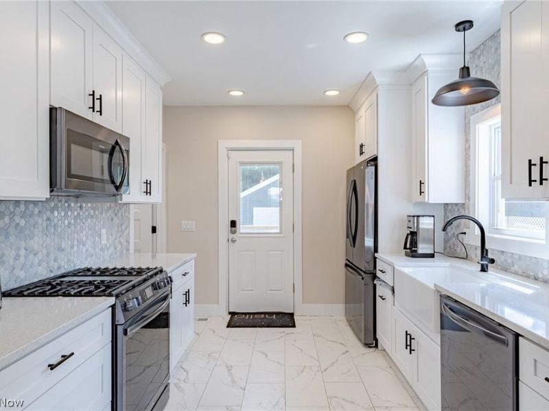 3297 W 127th Street, Cleveland, OH 44111 Photo 7