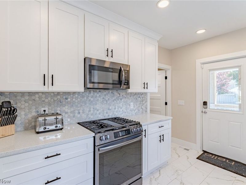 3297 W 127th Street, Cleveland, OH 44111 Photo 8