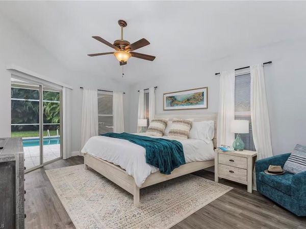 1537 Vintage LN, NAPLES, FL 34104