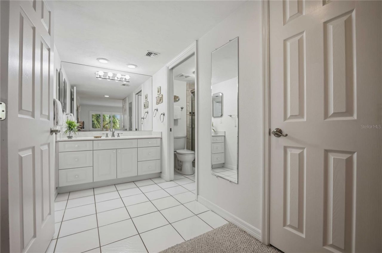 6236 Midnight Pass Road, Unit 1-307, Sarasota, FL 34242 Photo