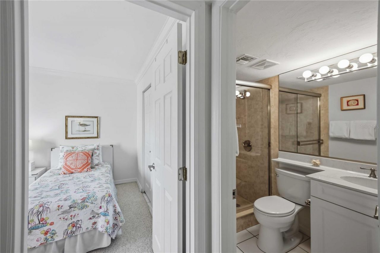 6236 Midnight Pass Road, Unit 1-307, Sarasota, FL 34242 Photo