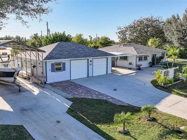 4639 KEMPSON LANE , PORT CHARLOTTE, FL 33981