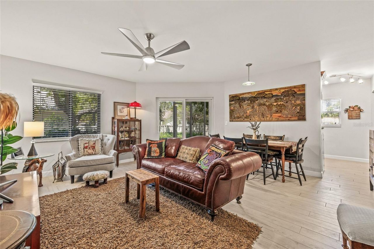 476 Santa Cruz Place Ne, Unit C, Saint Petersburg, FL 33703 Photo