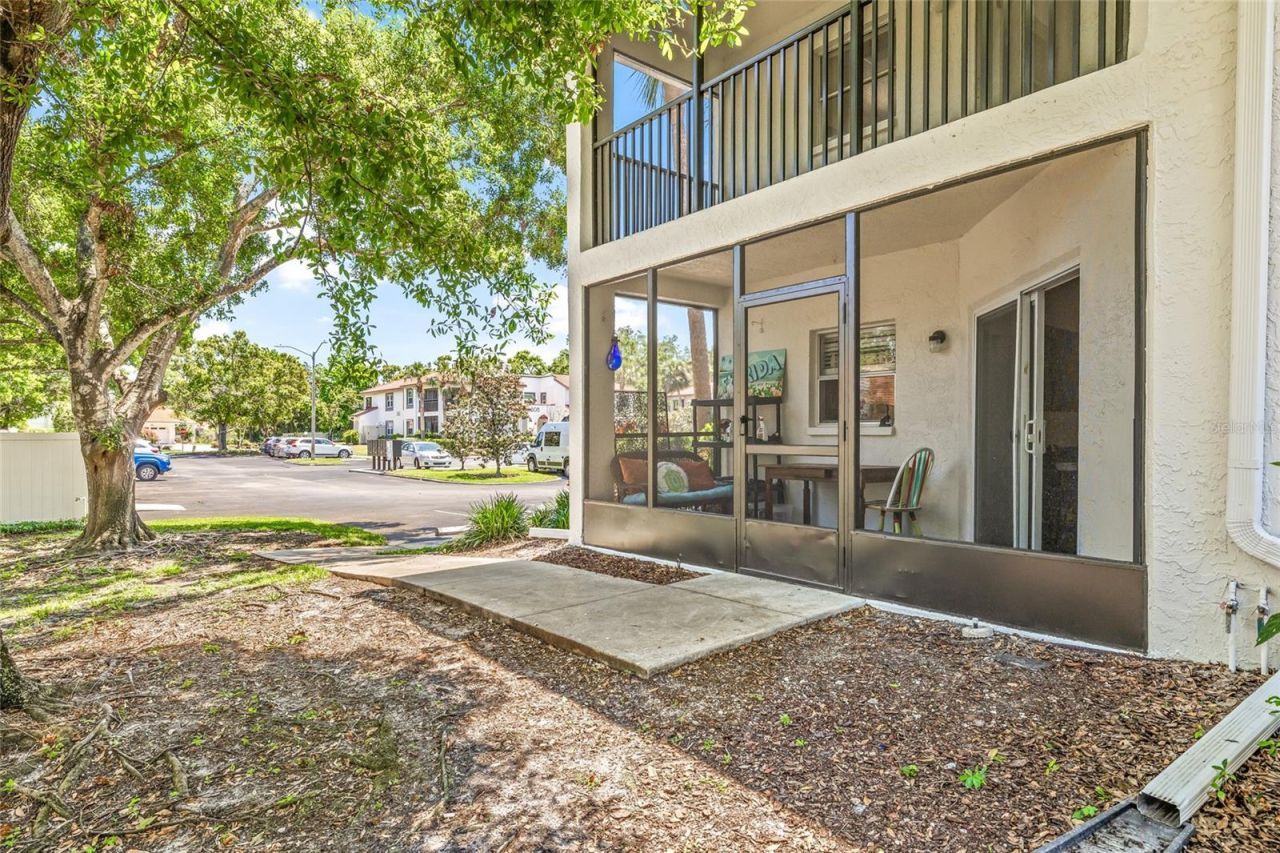 476 Santa Cruz Place Ne, Unit C, Saint Petersburg, FL 33703 Photo