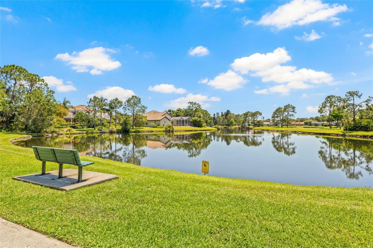 476 Santa Cruz Place Ne, Unit C, Saint Petersburg, FL 33703 Photo