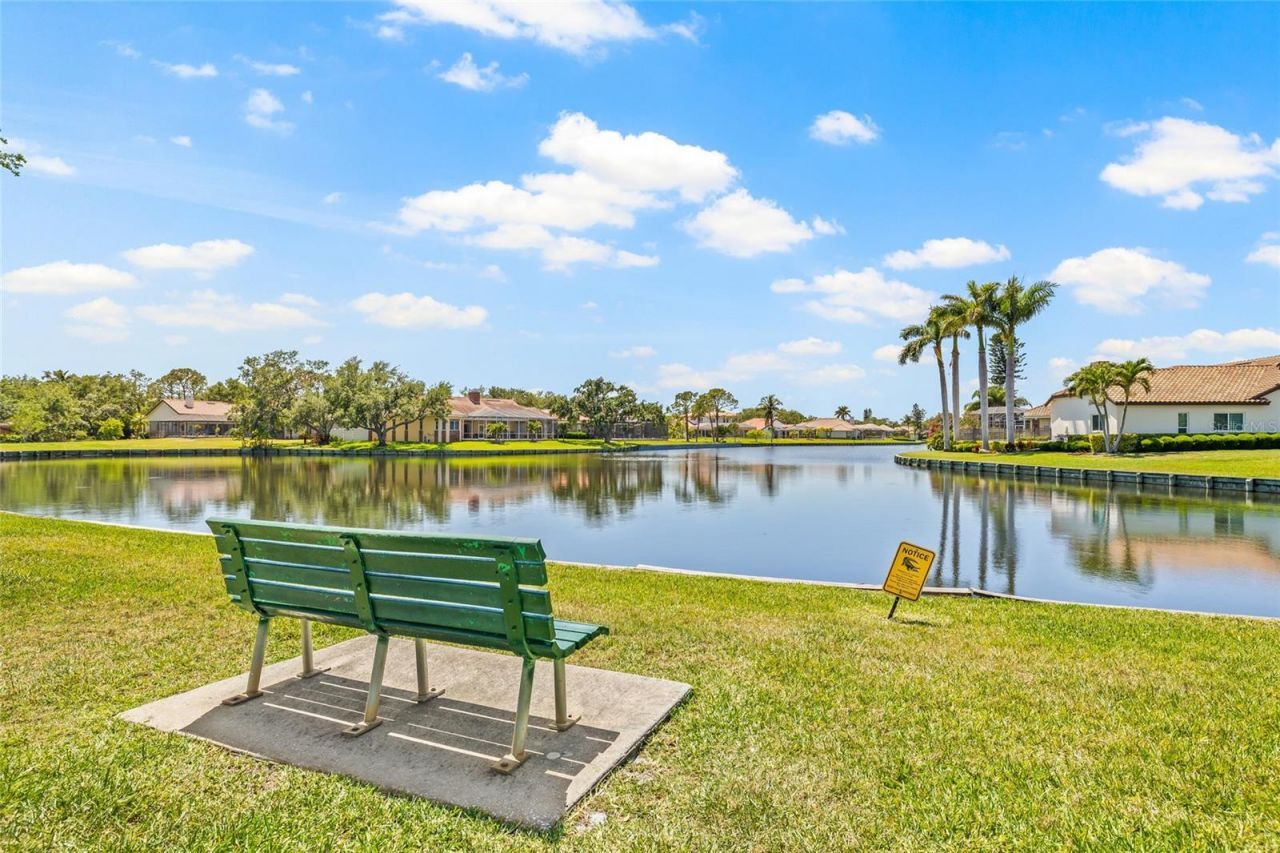 476 Santa Cruz Place Ne, Unit C, Saint Petersburg, FL 33703 Photo