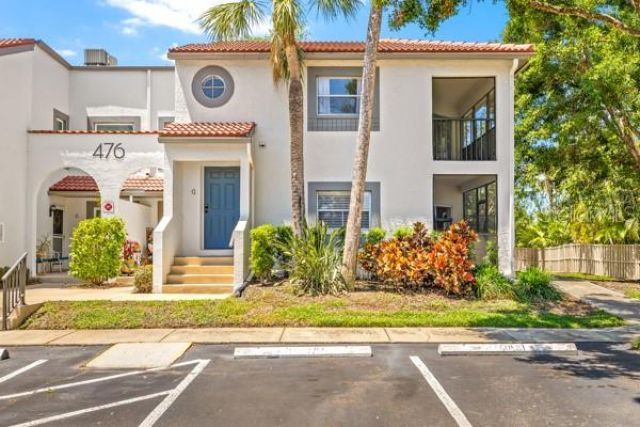 476 Santa Cruz Place Ne, Unit C, Saint Petersburg, FL 33703 Photo