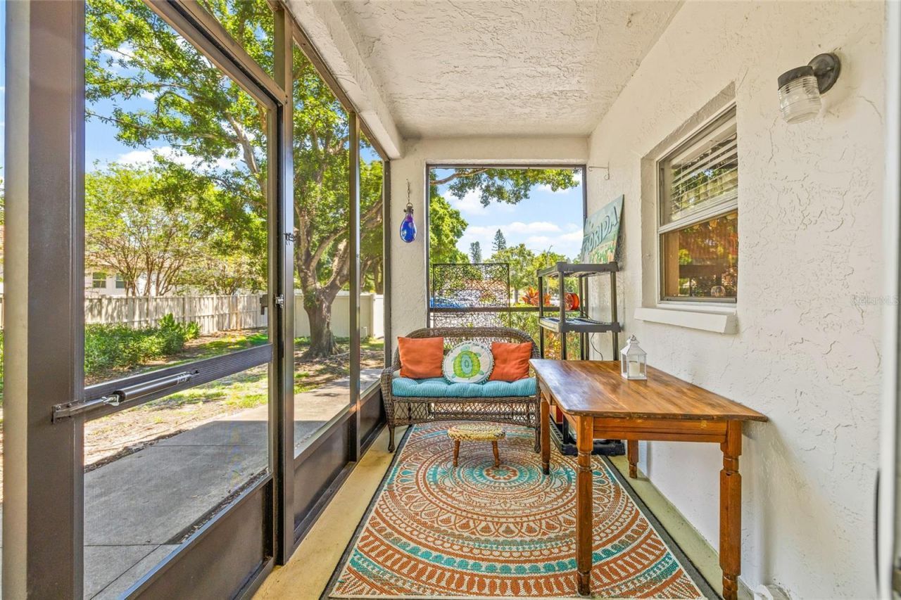 476 Santa Cruz Place Ne, Unit C, Saint Petersburg, FL 33703 Photo