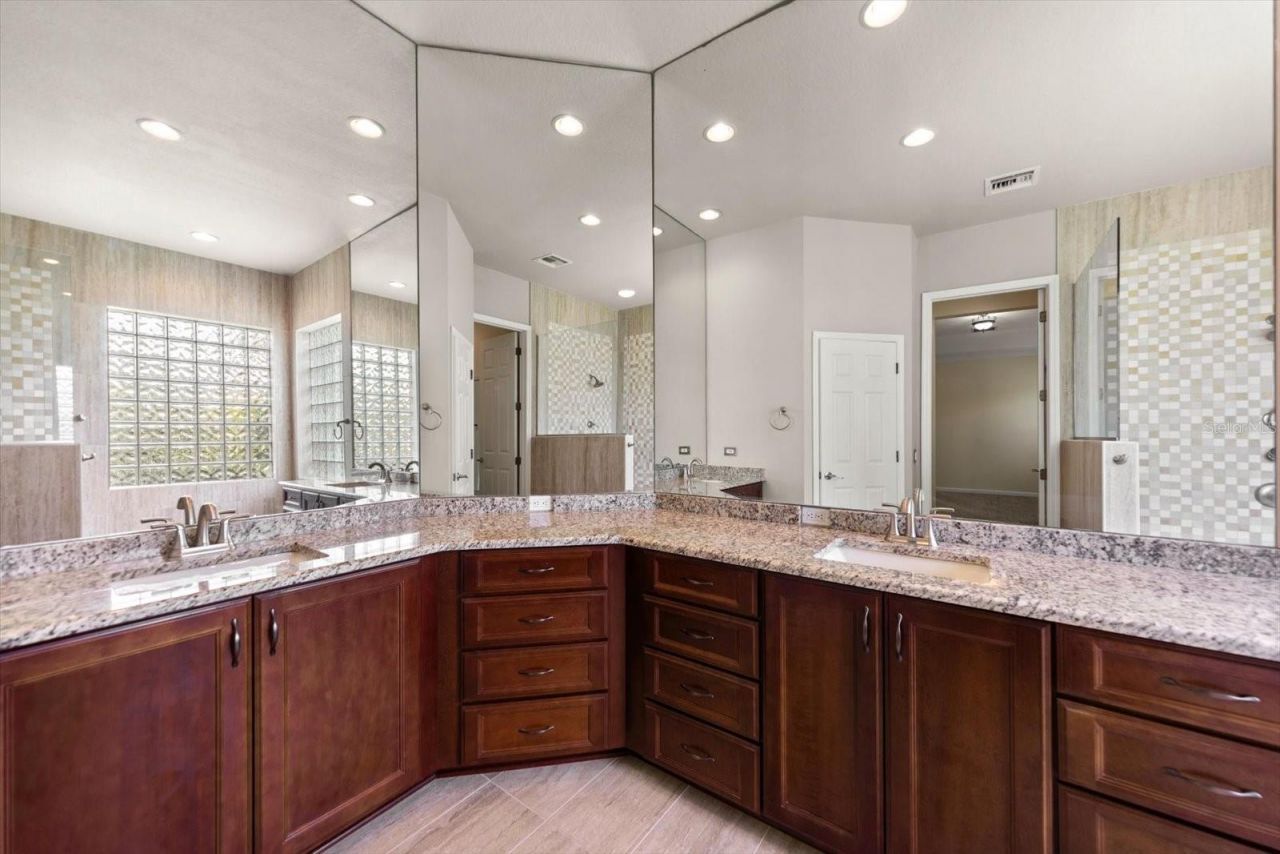7699 Aralia Way, Seminole, FL 33777 Photo