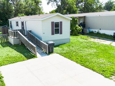 301 W Treehaven Drive, Lincoln, NE 68521