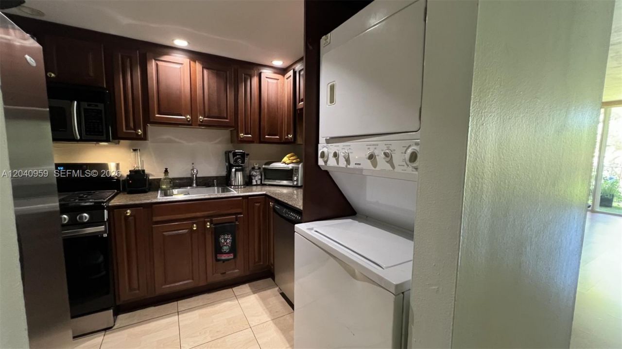 13120 SW 92nd Ave , Unit B-209, Miami, FL 33176 Photo