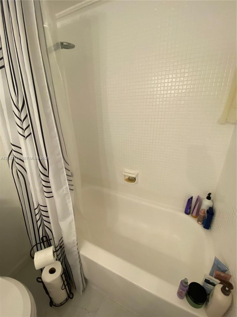 1000 West Avenue, Unit 531, Miami Beach, FL 33139 Photo
