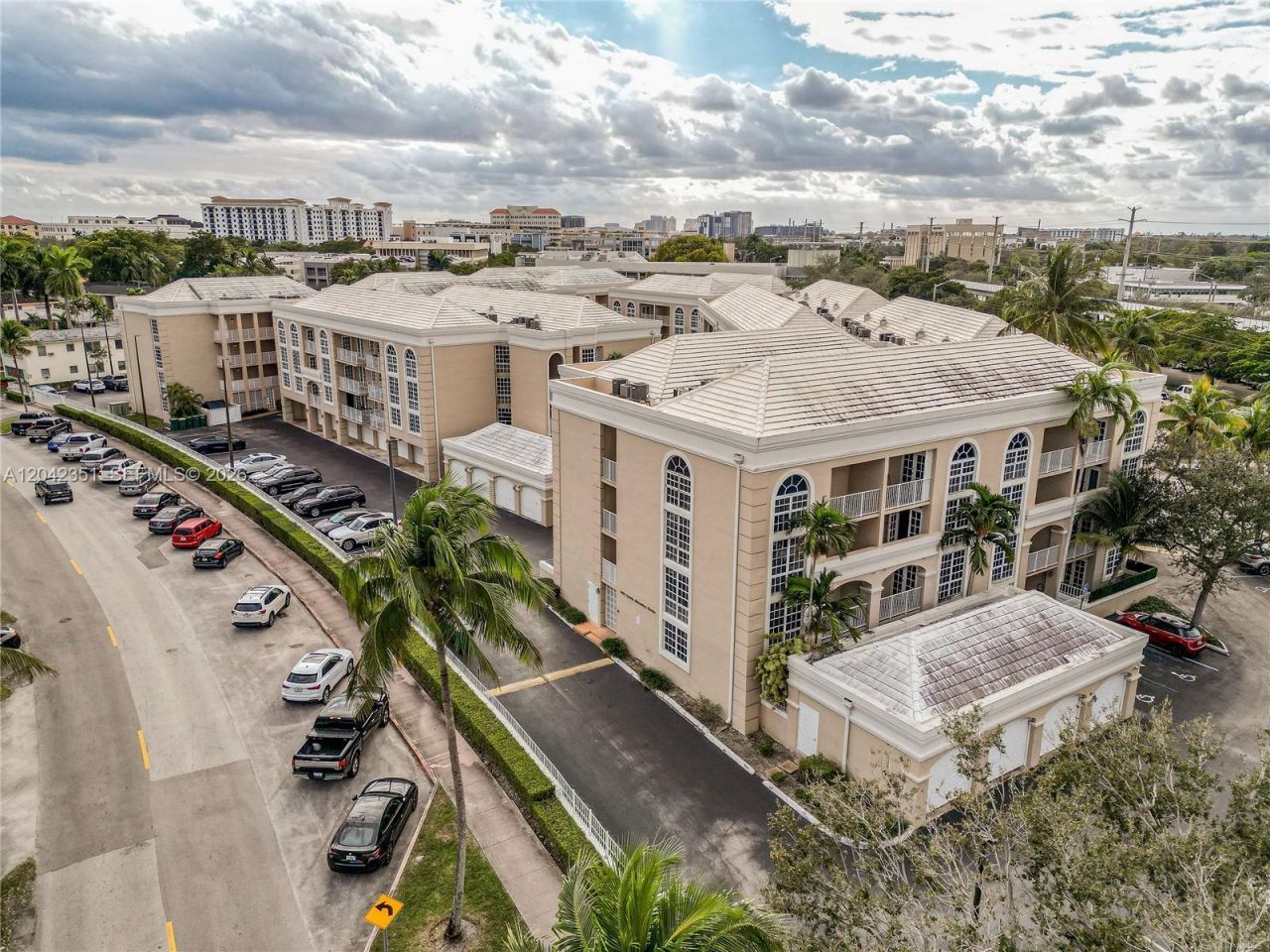 1280 S Alhambra Cir, Unit 2214, Coral Gables, FL 33146 Photo