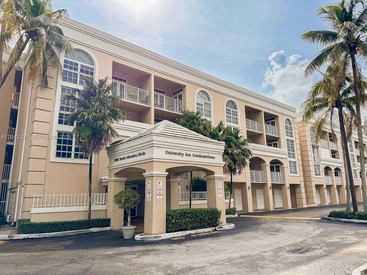 1280 S Alhambra Cir, Unit 2214, Coral Gables, FL 33146 Photo