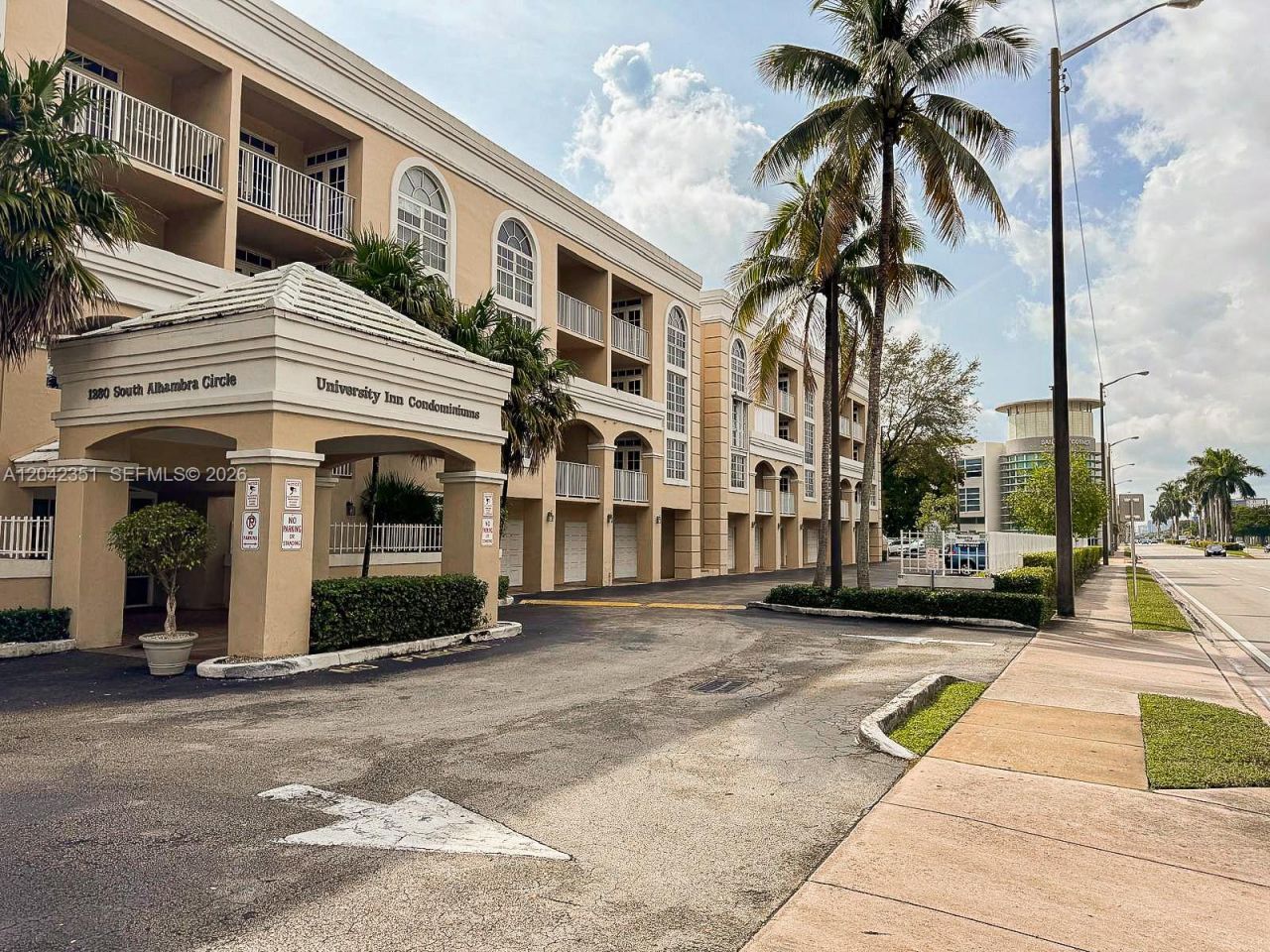 1280 S Alhambra Cir, Unit 2214, Coral Gables, FL 33146 Photo