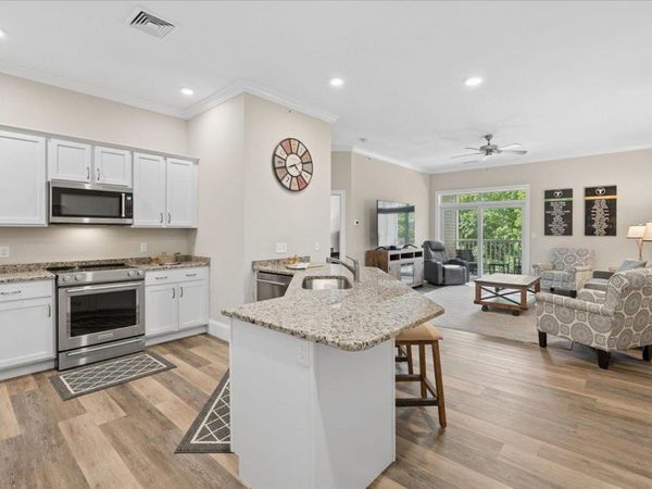 2 Henry David Drive, Unit 406, Nashua, NH 03062
