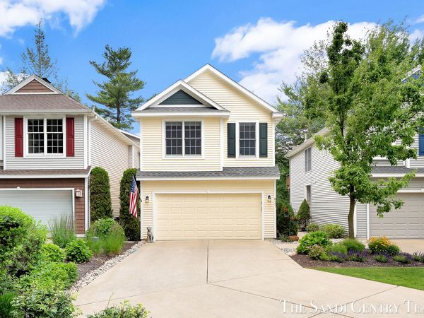 931 Bluff Creek Drive, Unit 21, Grand Haven, MI 49417