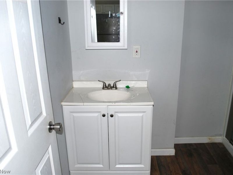 320 Broadway Street, Amherst, OH 44001 Photo 10
