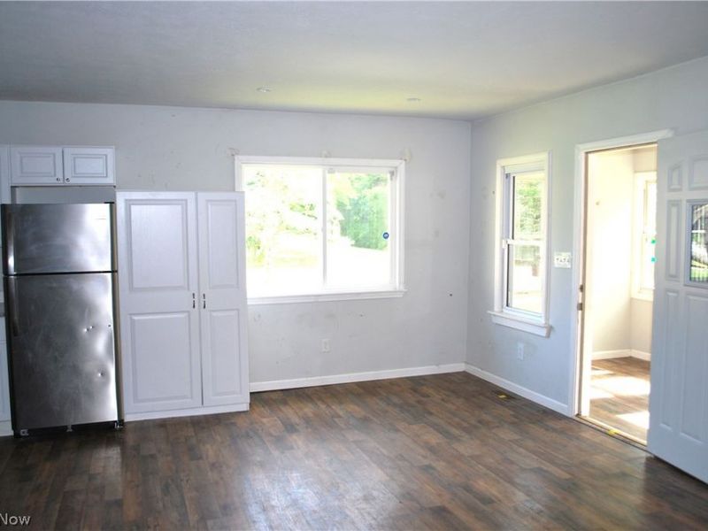 320 Broadway Street, Amherst, OH 44001 Photo 5