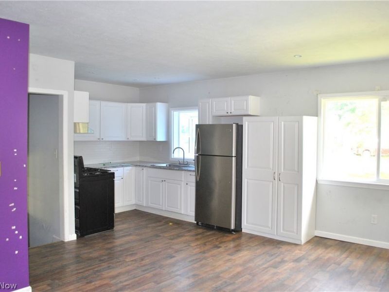 320 Broadway Street, Amherst, OH 44001 Photo 6