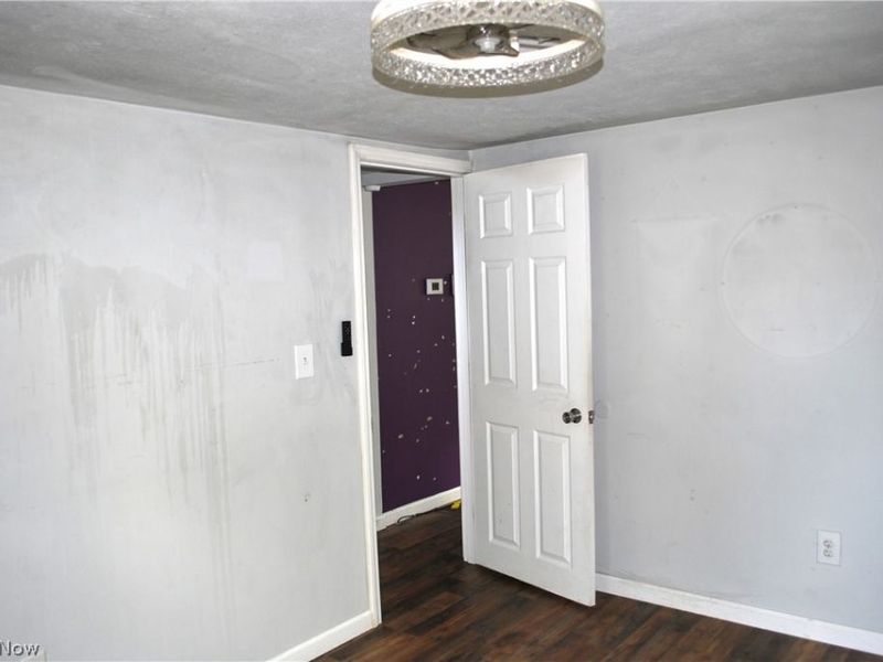 320 Broadway Street, Amherst, OH 44001 Photo 8