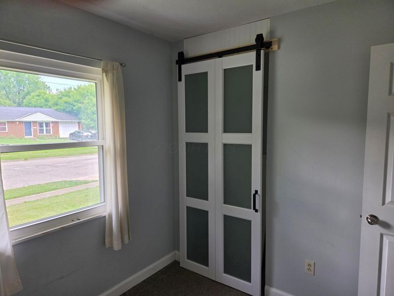 3325 Latonia, Columbus, OH 43232 Photo 6