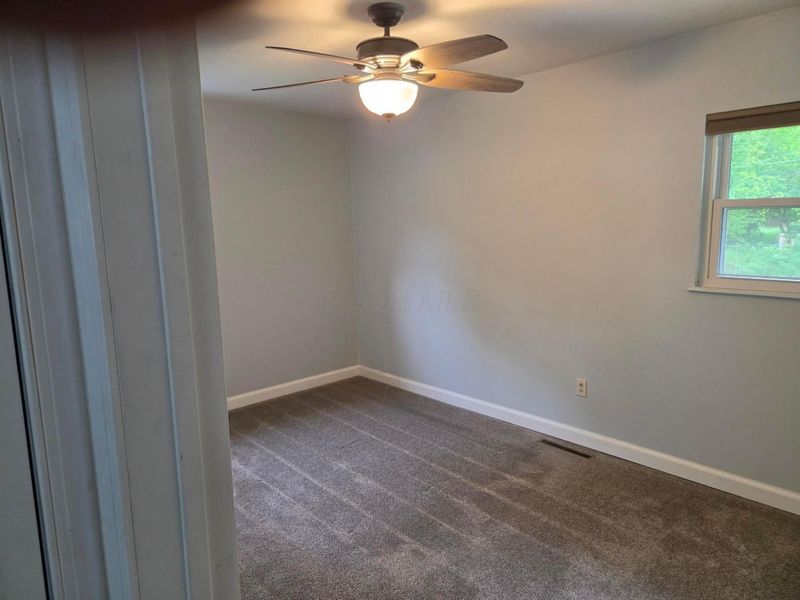 3325 Latonia, Columbus, OH 43232 Photo 8