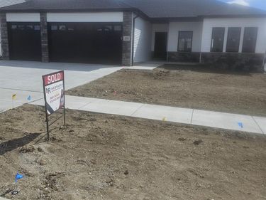 225 Kristi Lane, Hickman, NE 68372