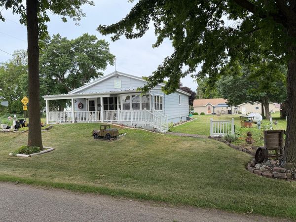 10923 Main Street , Glenville, MN 56036