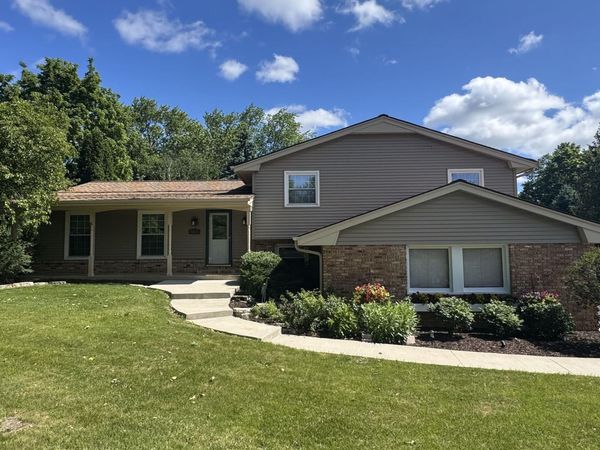 5340 S Maryknoll Dr, New Berlin, WI 53151