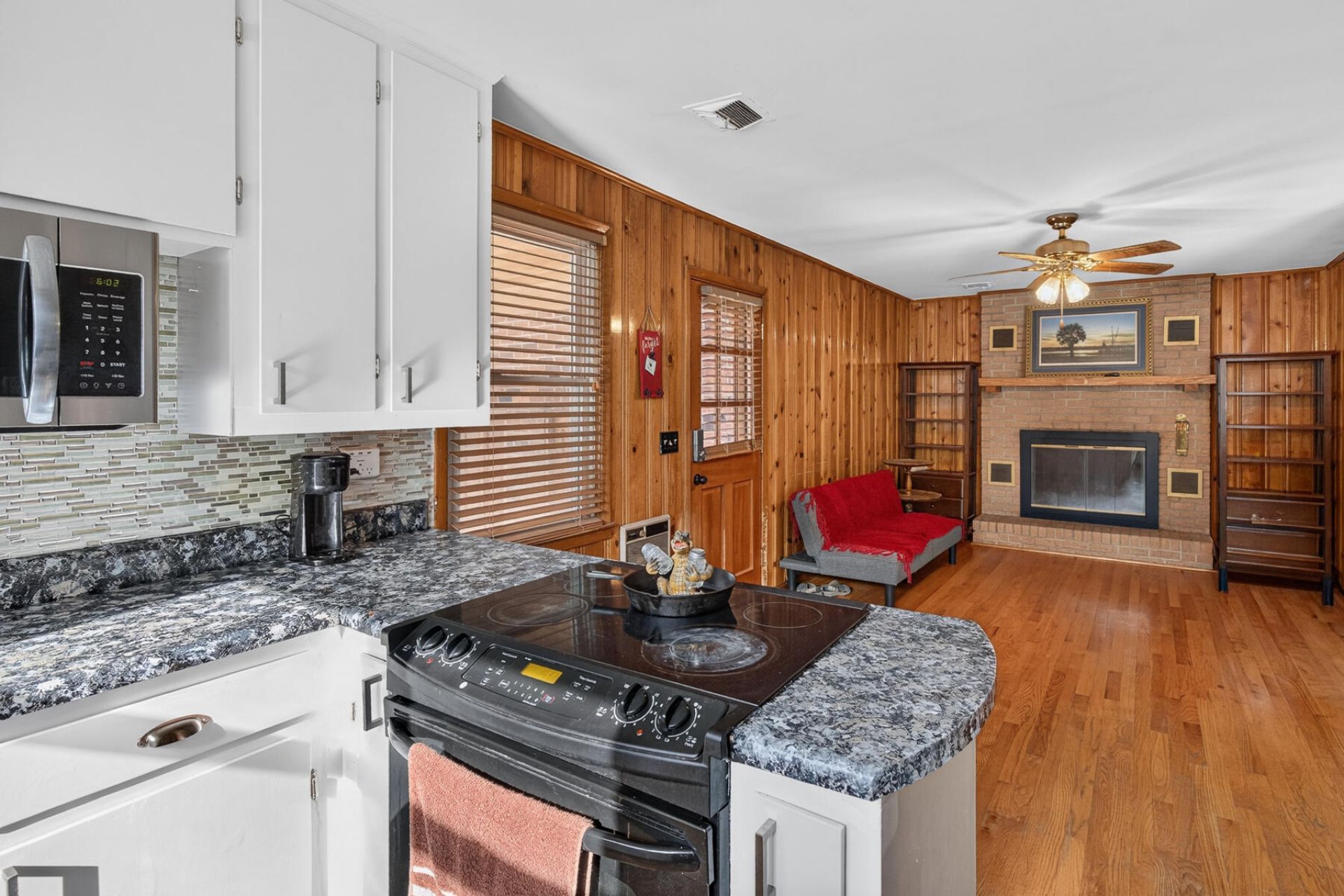56 Woodlawn Terrace Photo 19