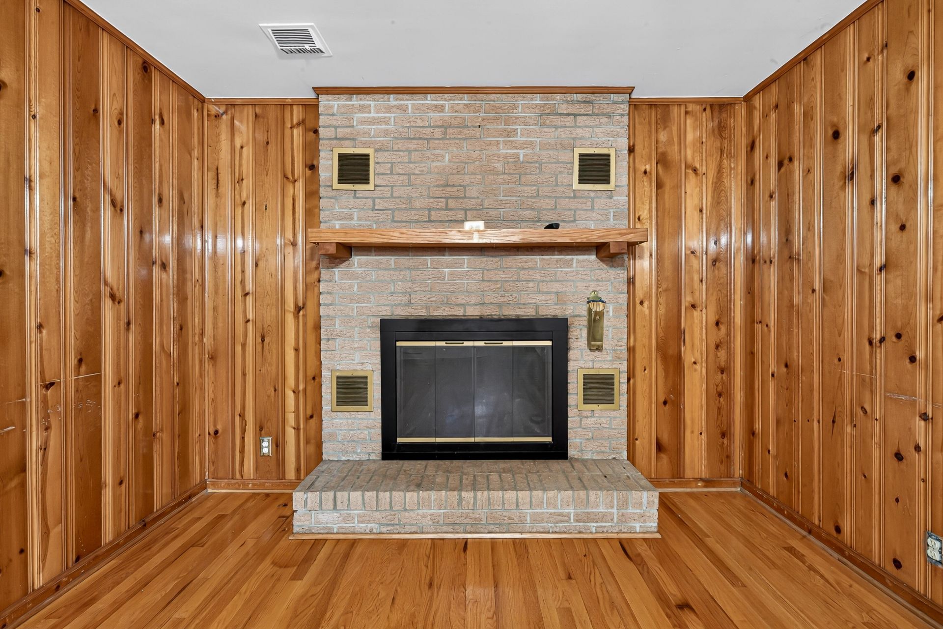 56 Woodlawn Terrace Photo 21