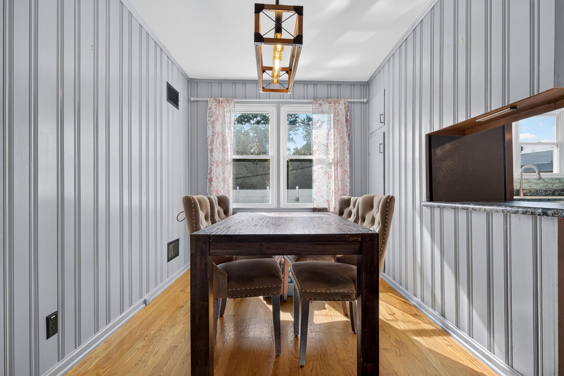 56 Woodlawn Terrace Photo 21