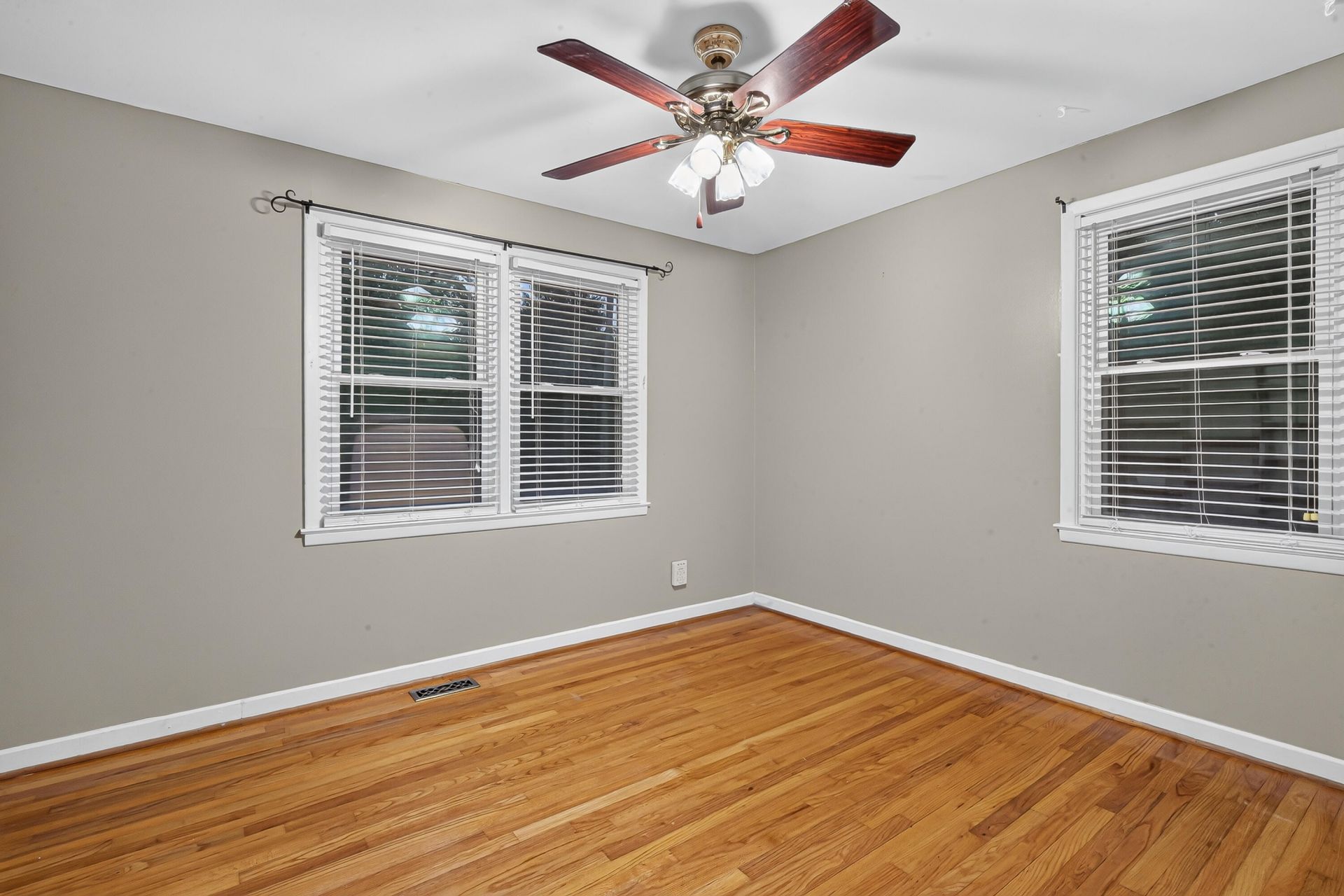 56 Woodlawn Terrace Photo 56