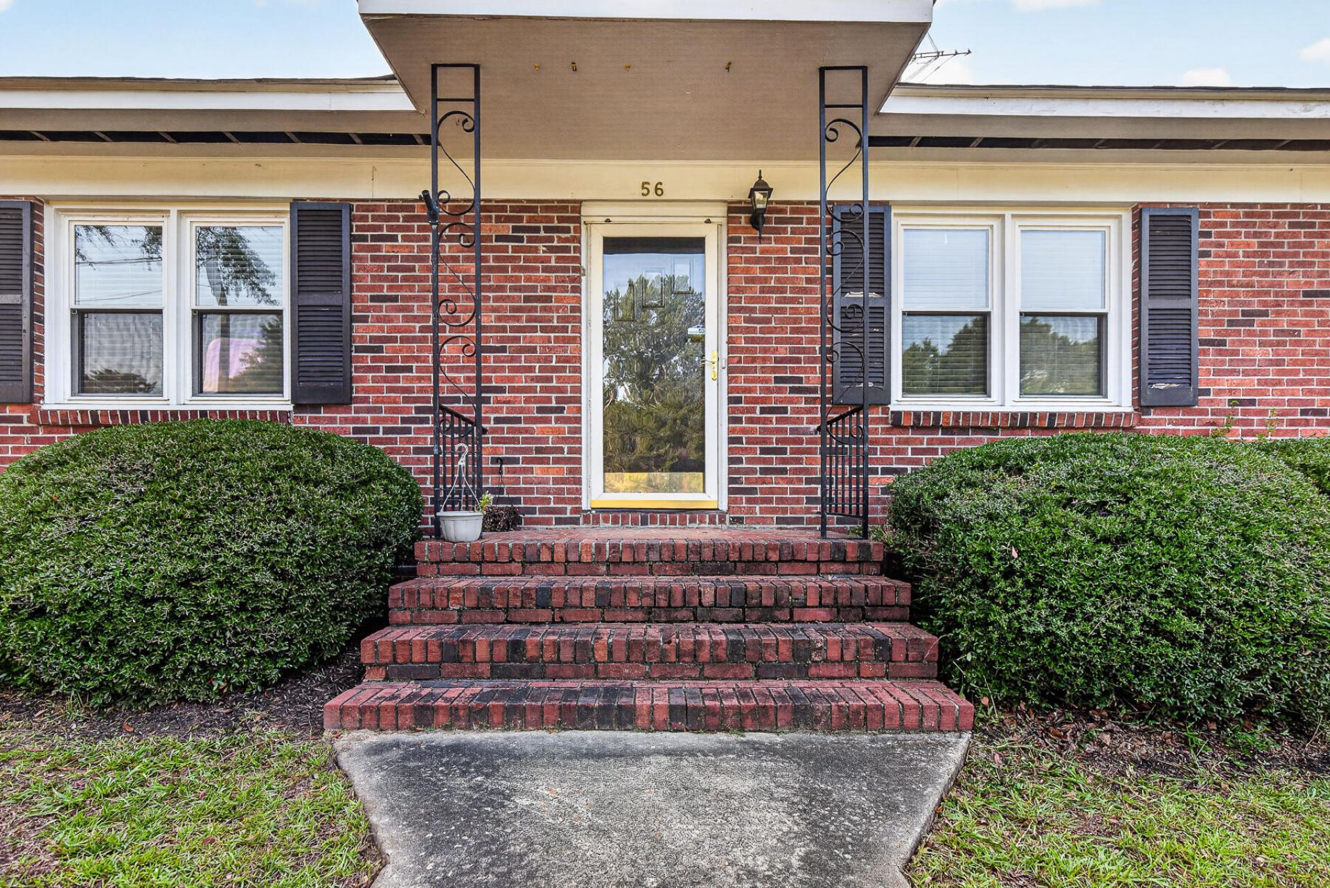 56 Woodlawn Terrace Photo 9