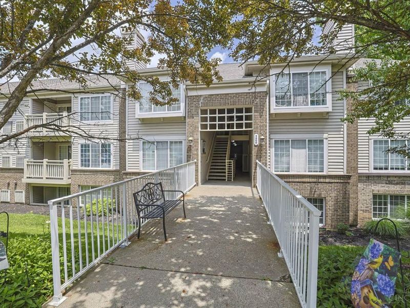 9800 Regatta Drive, Unit 101, Cincinnati, OH 45252 Photo 2