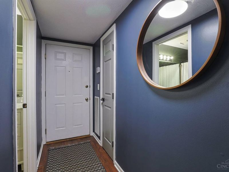 9800 Regatta Drive, Unit 101, Cincinnati, OH 45252 Photo 4
