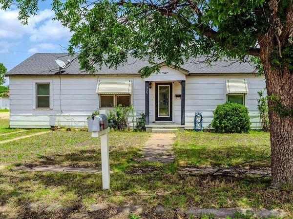 325 NW Avenue I, Hamlin, TX 79520