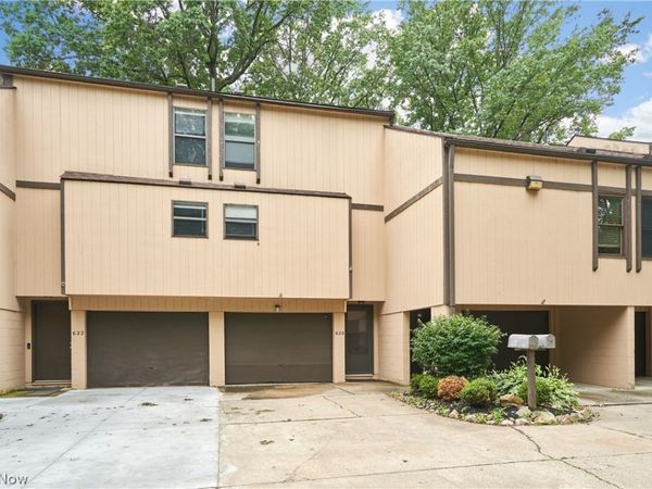 620 James Avenue, Cuyahoga Falls, OH 44221