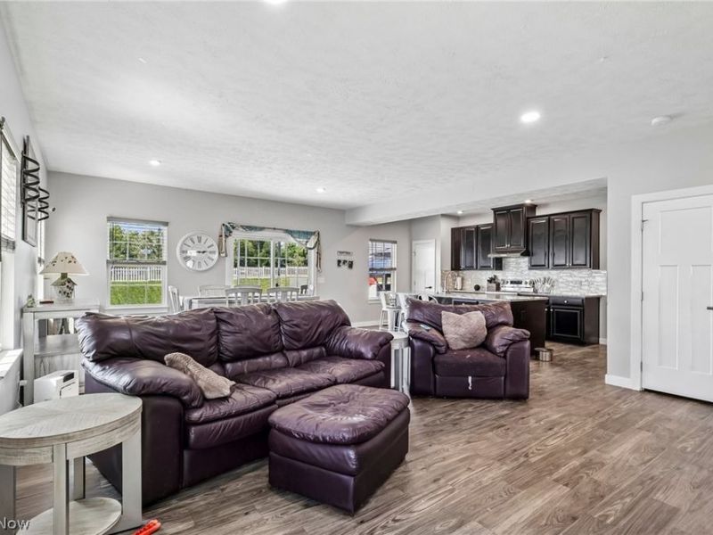 3207 Boettler Street NE, Canton, OH 44721 Photo 6