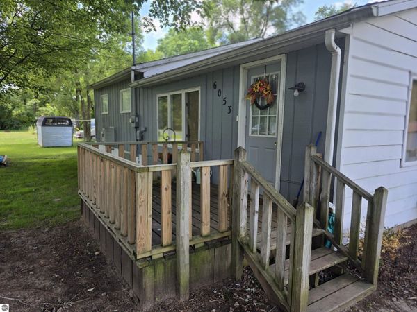 6053 Mill NW, Riverdale, MI 48877