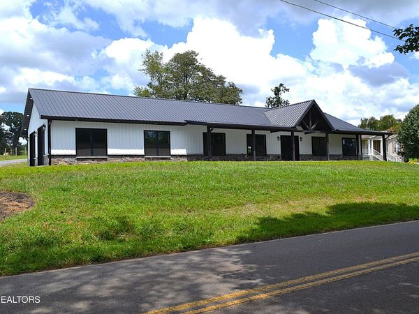 940 Thorngrove Pike, Strawberry Plains, TN 37871