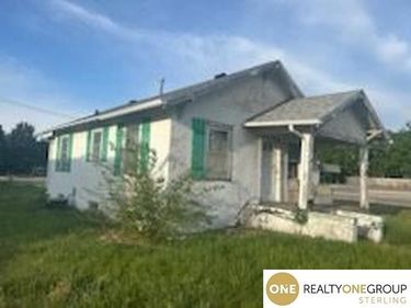 104 4th Avenue, Holdrege, NE 68949