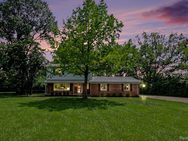 24474 Springbrook Drive, Farmington Hills, Mi 48336