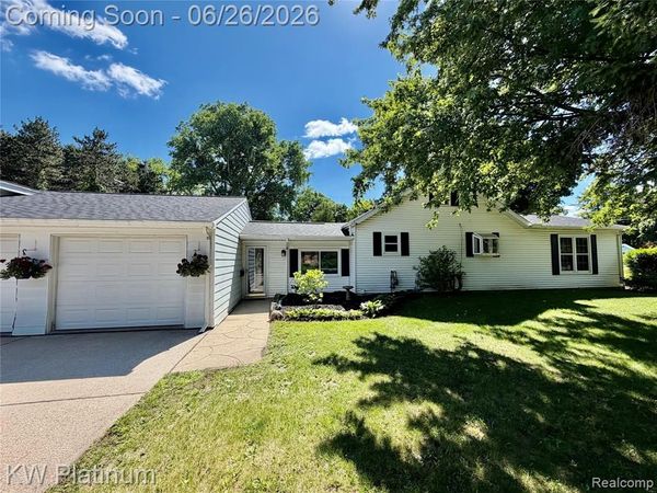 2930 W Water Street, Port Huron, MI 48060