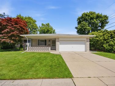 30314 Birch Tree Drive, Warren, MI 48093