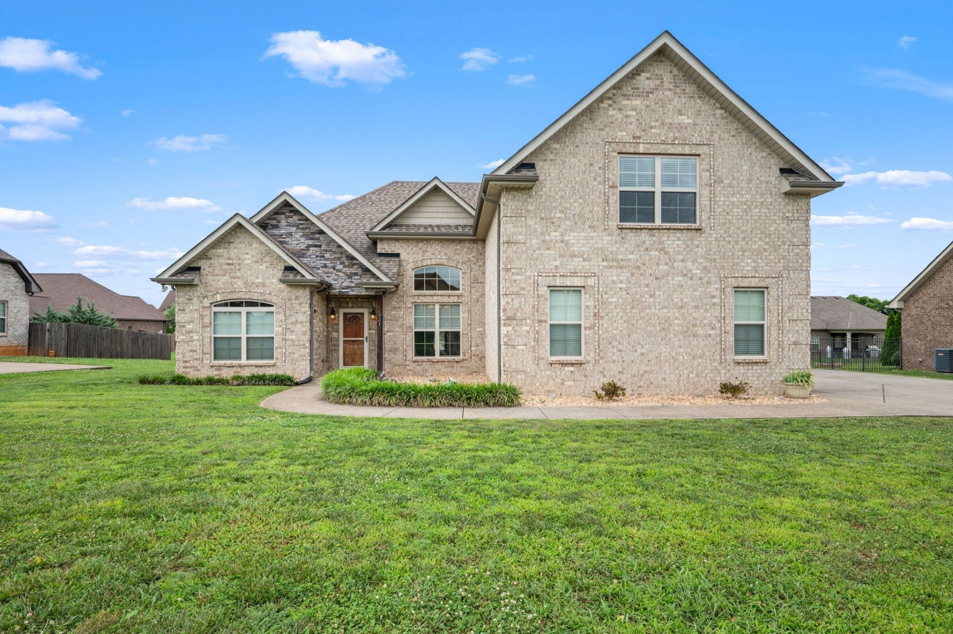 1707 Drayton Dr, Murfreesboro, TN 37130 Main Photo