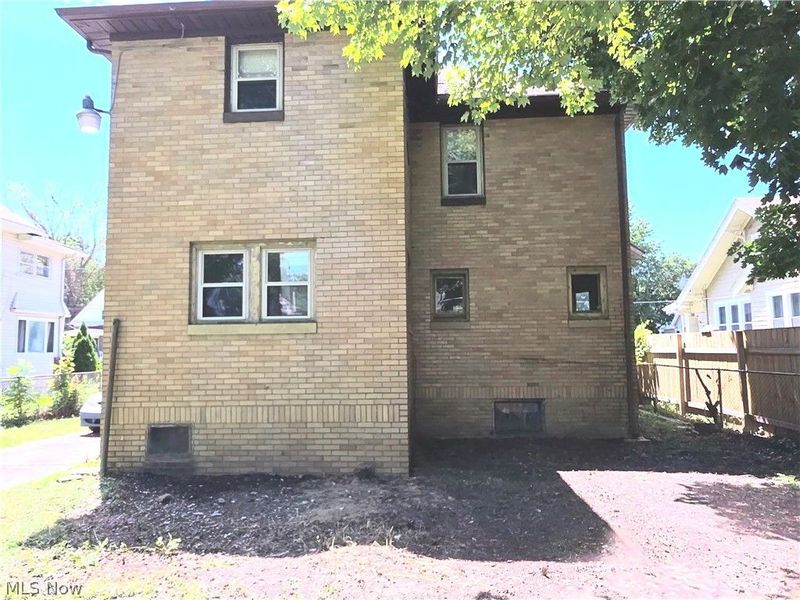330 W 28th Street, Lorain, OH 44055 Photo 4